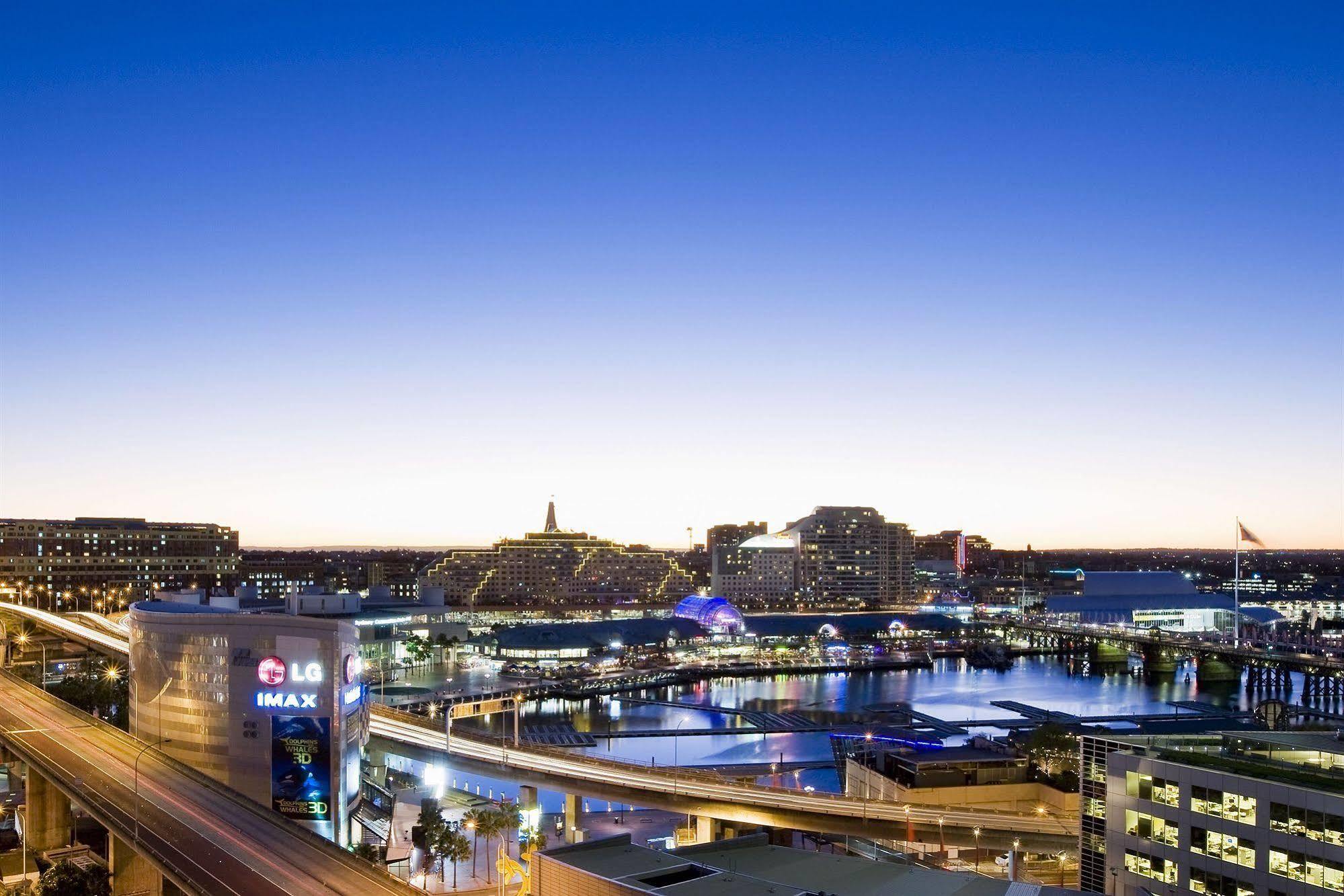 Parkroyal Darling Harbour Hotel